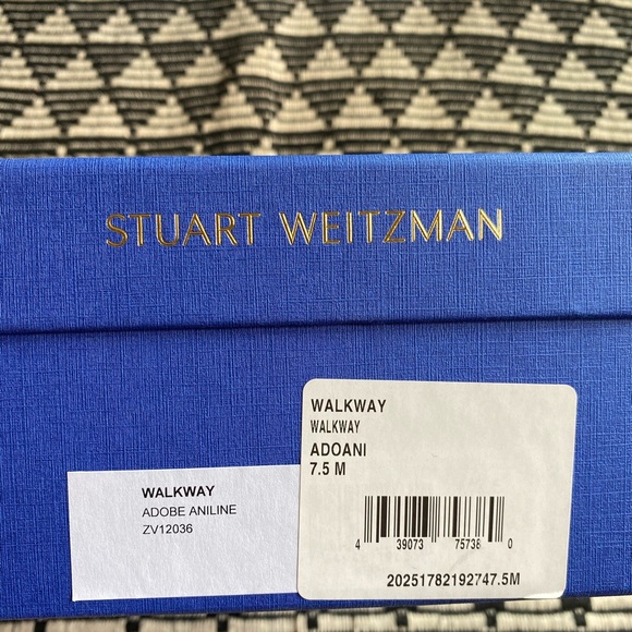 Stuart Weitzman | Walkaway Leather Heels - Picture 9 of 11